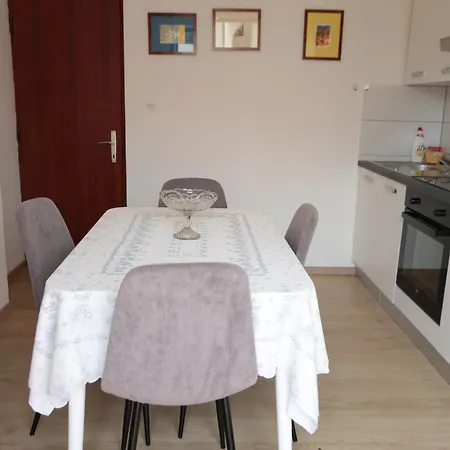 Apartment Kuca Luciana