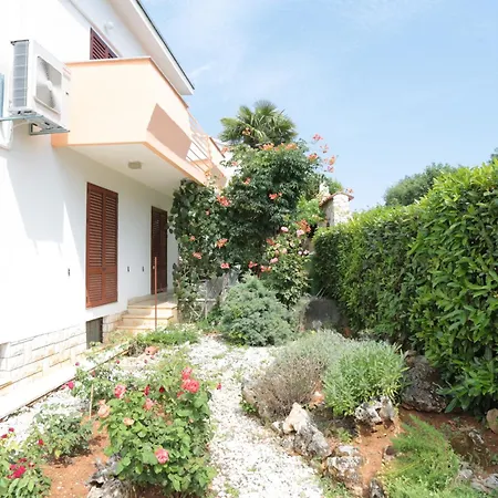 Apartment Kuca Luciana