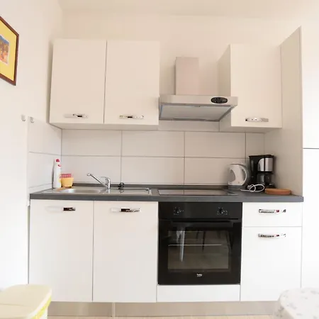 Apartament Kuca Luciana *